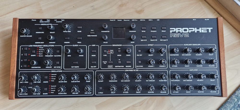 Sequential Prophet REV2 16 voice Desktop