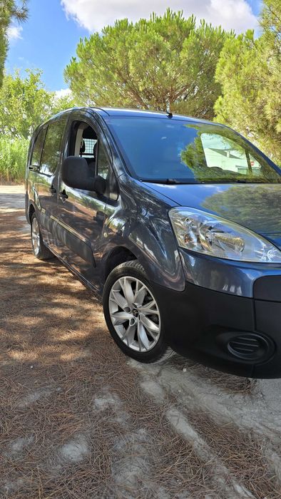 Peugeot Partner 5 lugares versão  longa