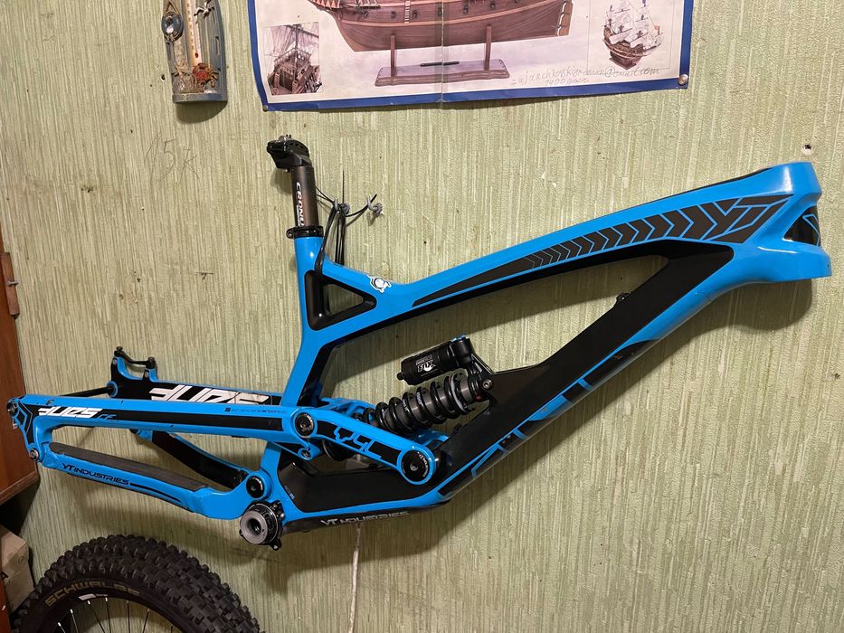 Рама YT industries карбонова розмір М 27.5