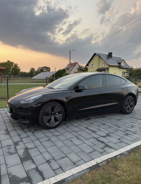 Tesla model 3 performance
