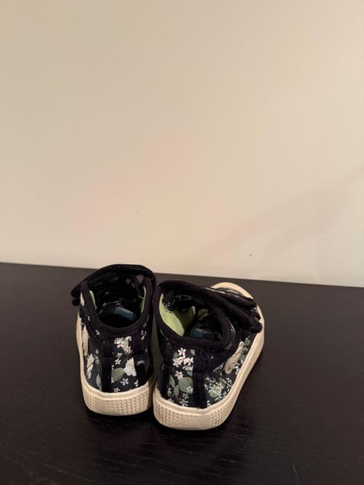 Sapatilha sanjo, usadas em bom estado.