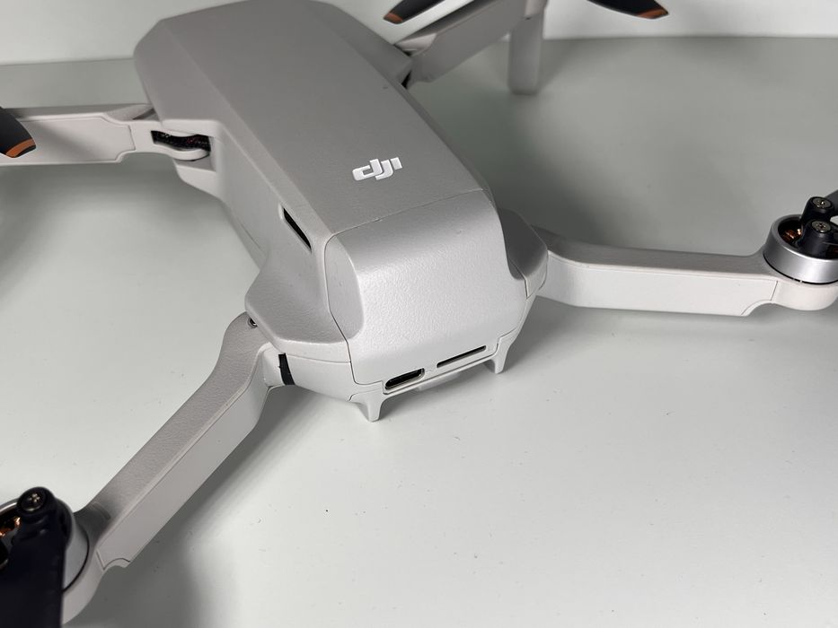 Dron Dji mini 2 se