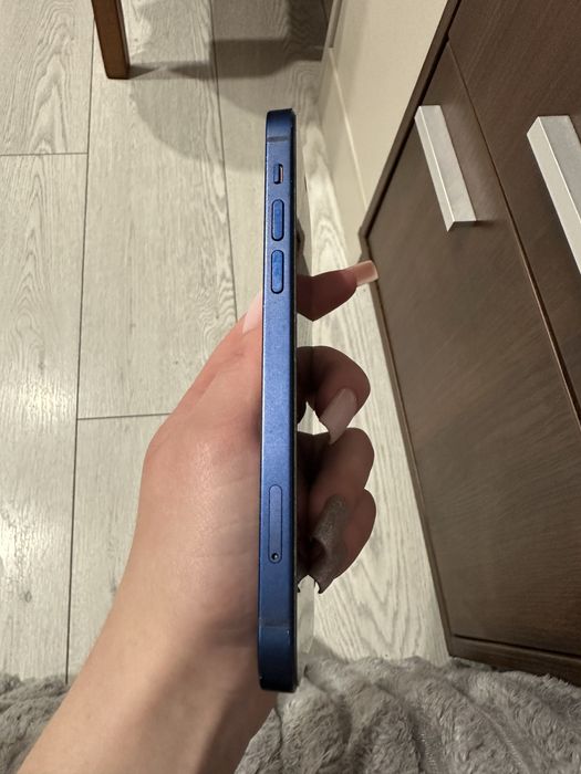 продам iPhone 12 64GB