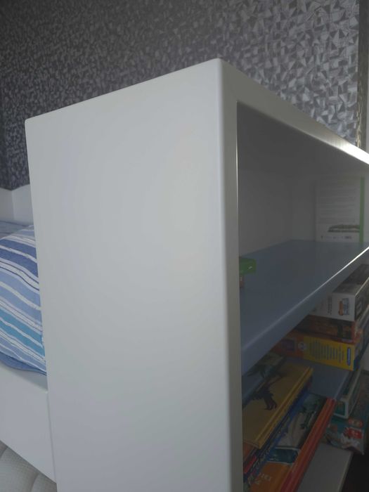 Cama lacada (para jovem)