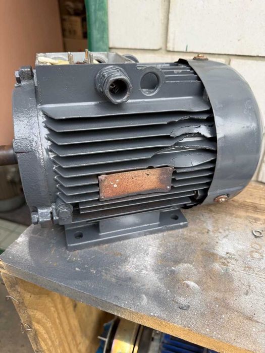 Электродвигатель АИР