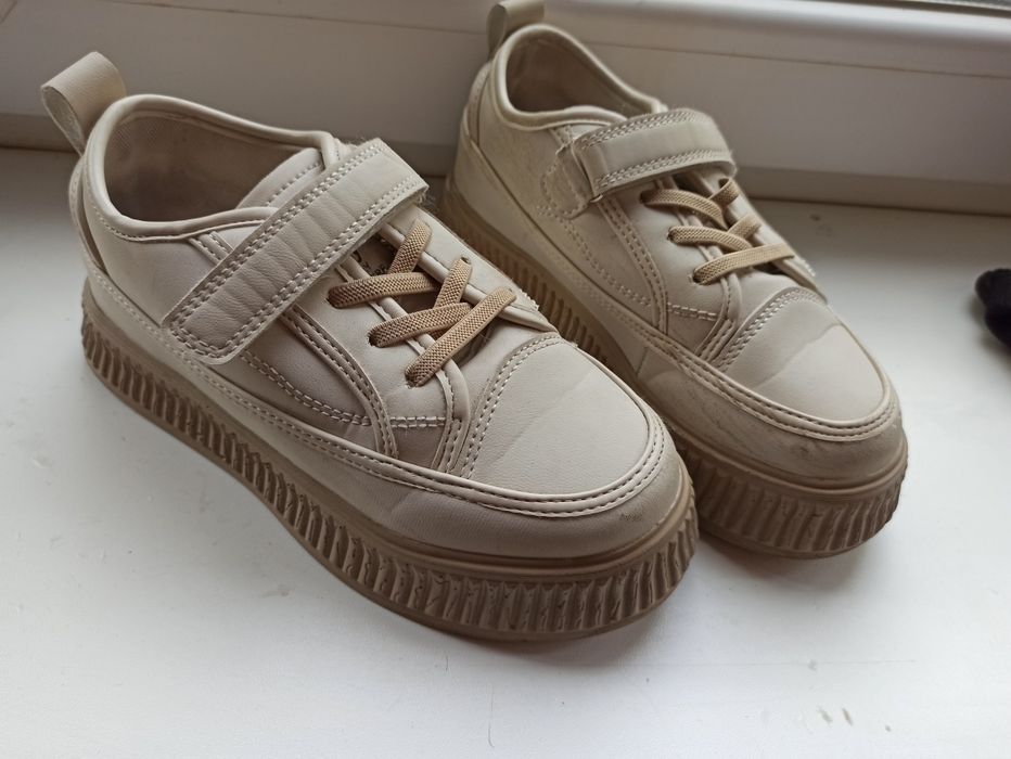 Кеди, туфлі для дівчинки