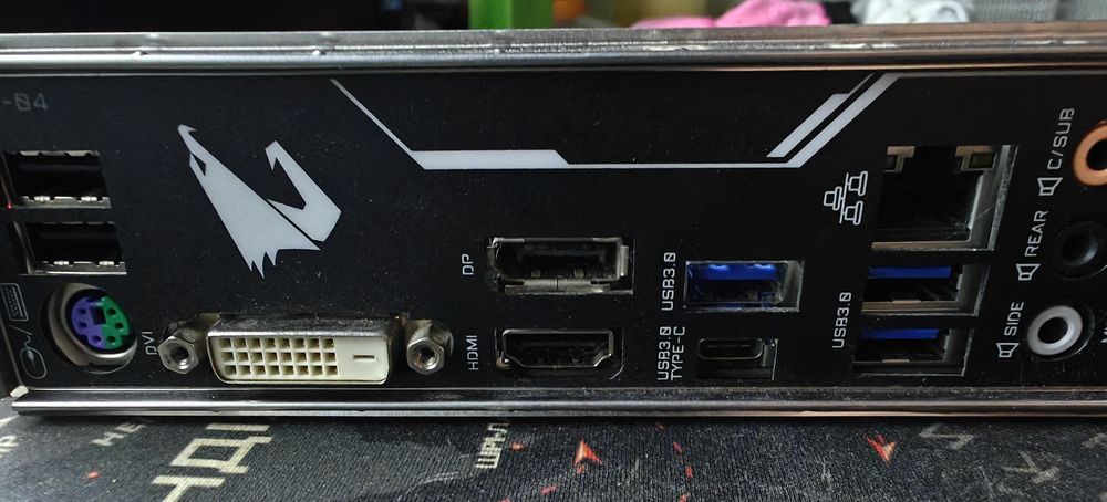 Продам свій сетап  i7 9700, b365 m, 16 ram