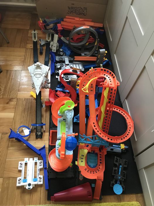 Mega Zestaw Hot Wheels
