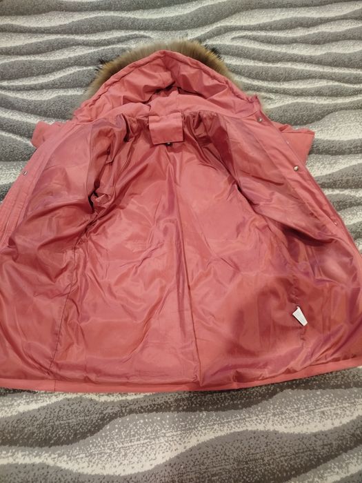 Пуховик на дівчинку