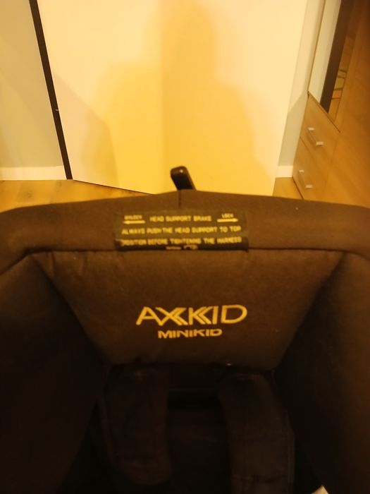 Fotelik axkid minikid  6miesiecy -5 lat do jazdy tyłem
