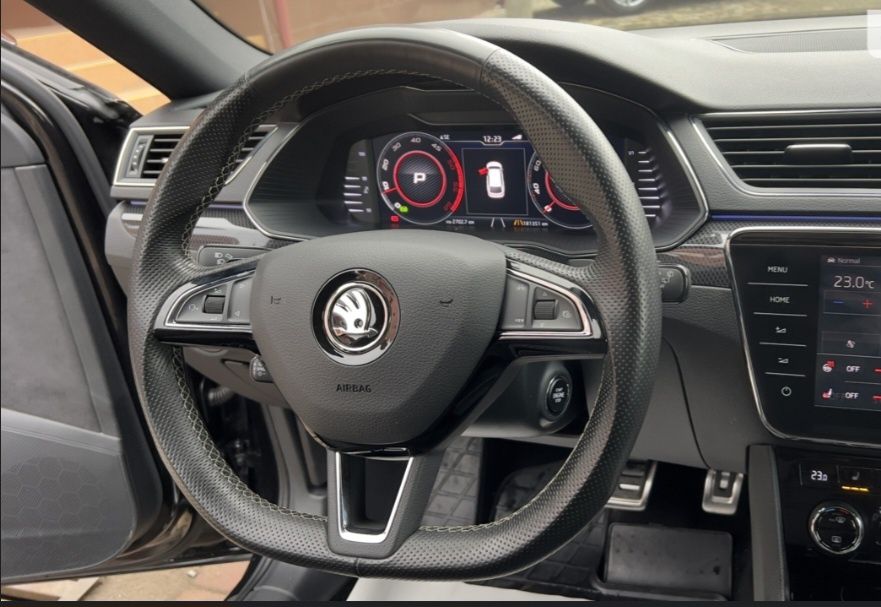 Приборна панель панель приладів Skoda SuperB -2019