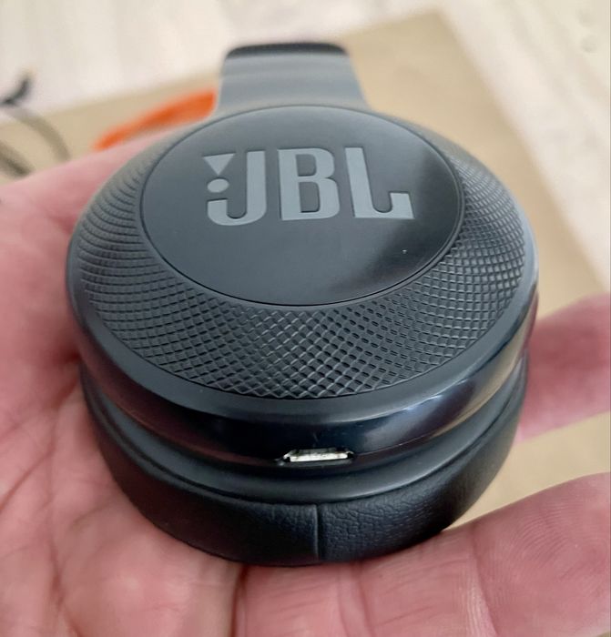 Auscultadores Bluetooth JBL E45 BT - Preto