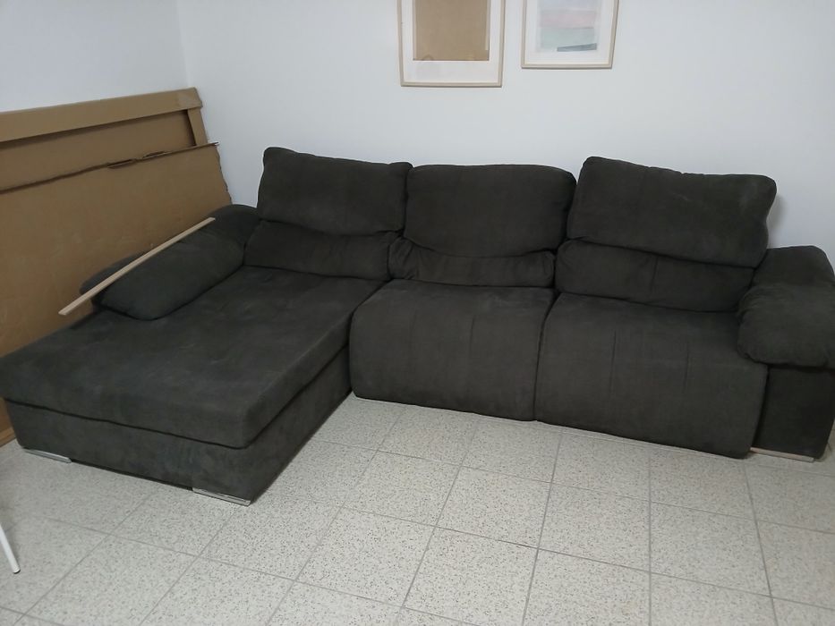 Sofá de sala na cor marrom