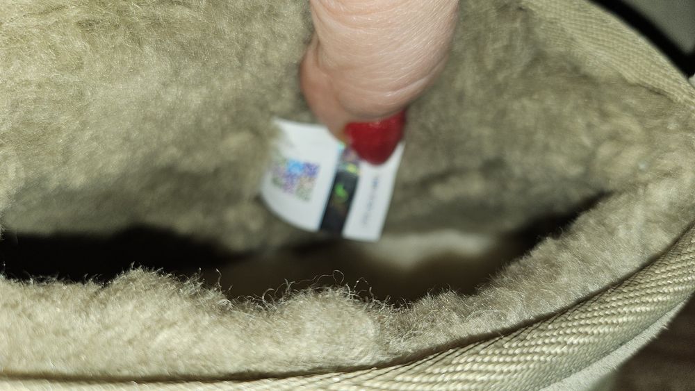 Продам UGG розмір 40
