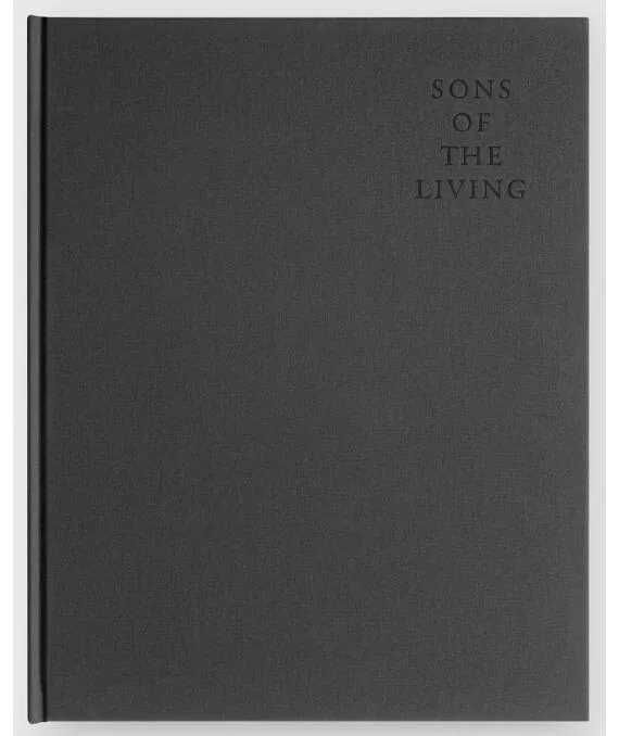 Bryan Schutmaat - Sons of the Living - 1ª Edição - Livro Esgotado