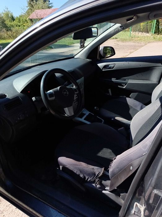 Opel Astra rok prod 2012