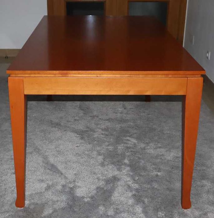 Mesa em cerejeira maciça