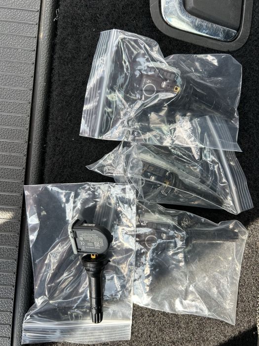 Zestaw Programator oraz 4 x Czujnik ciśnienia w oponach TPMS do Opel
