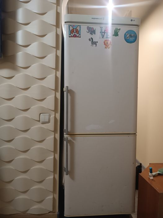 Холодильник LG..