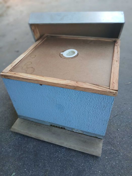 Colmeia reversivel com quadros