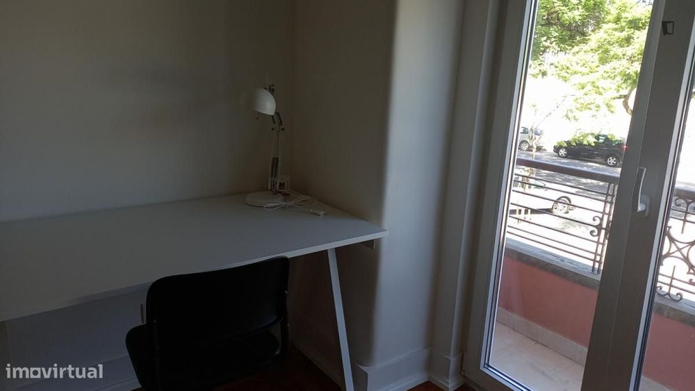 Quarto - localizado em Entrecampos Lisbon