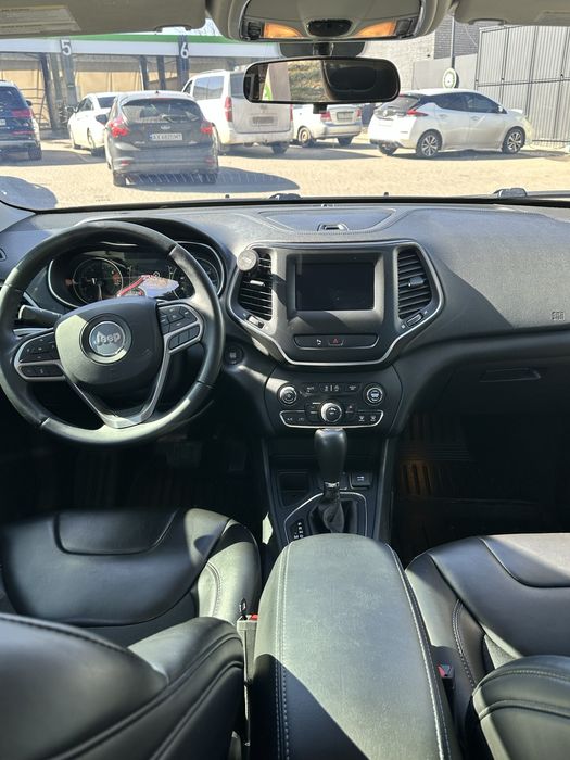 Продам Jeep Cherokee 2019