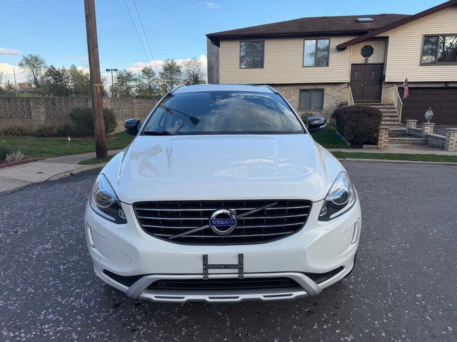 Volvo XC60      2016