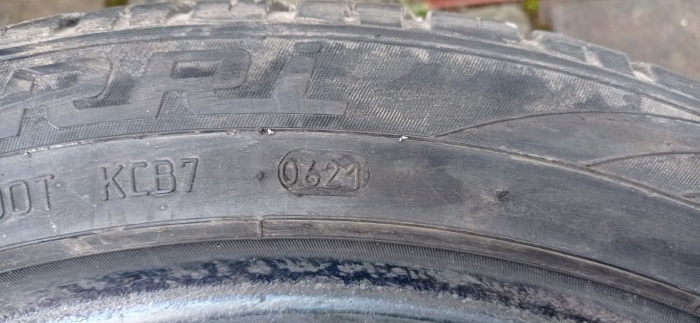 Продам зимню і літню резину.