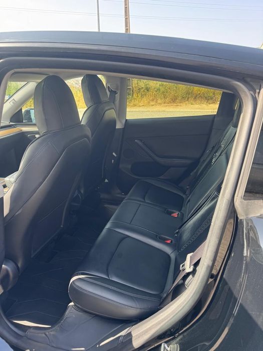 Tesla model y standard range