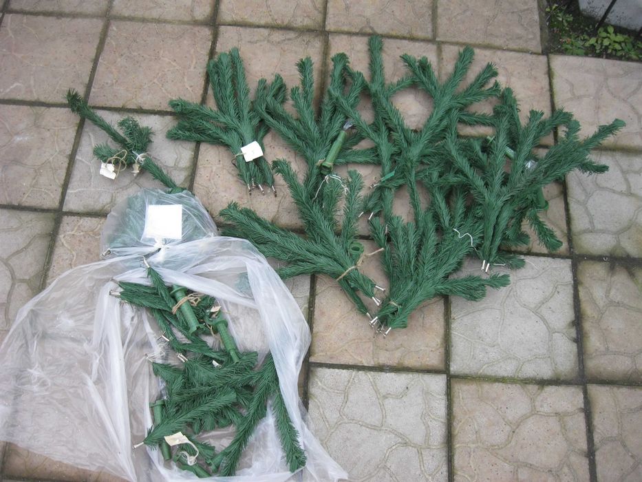 Продам новогоднюю елку наборную 15 ярусов