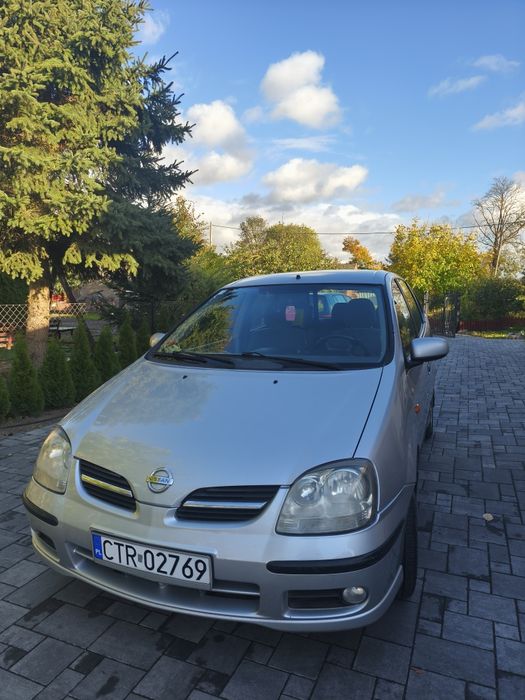 Nissan Almera Tino