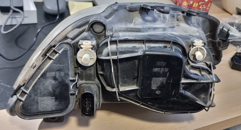 Farol dianteiro Seat Ibiza 6L