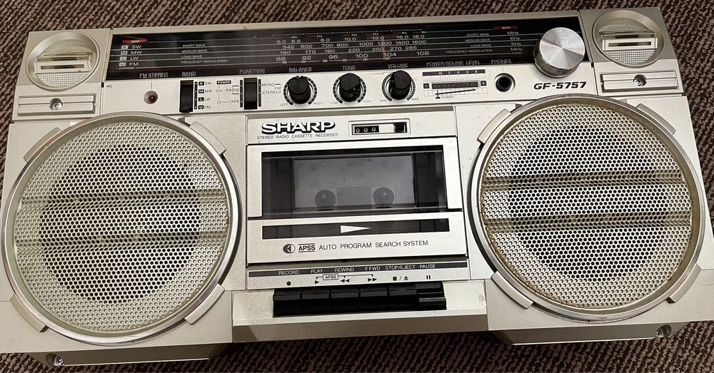 Продам Sharp GF-5757