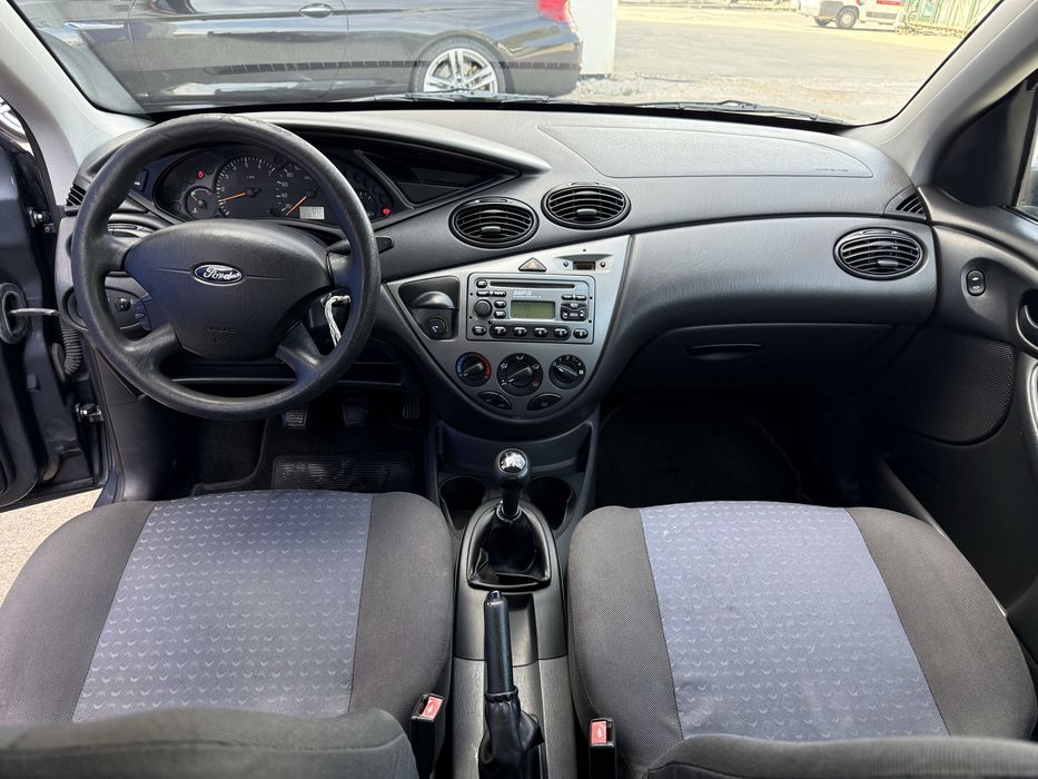 Vendo ford focus 2004 gasolina 1.4 foto 5