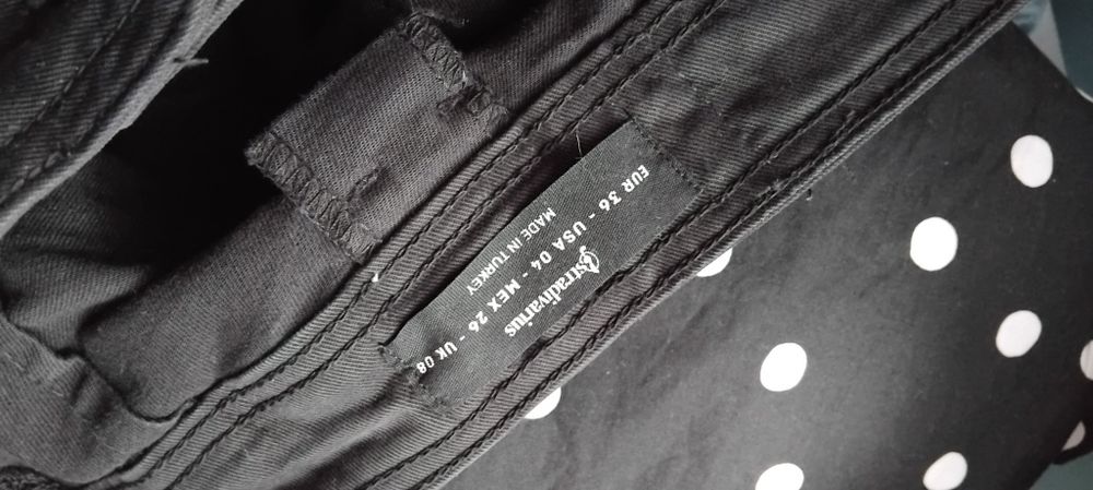 Spodnie jeansowe czarne Stradivarius rozm. S