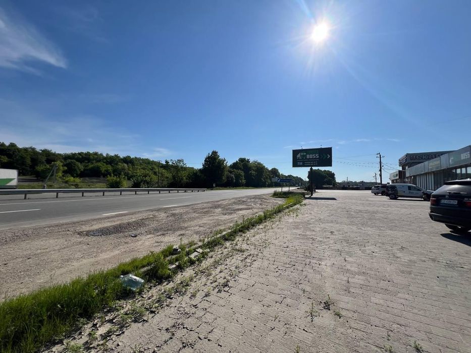 Оренда комерційного приміщення із земельною ділянкою