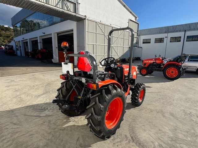 Trator Kubota B2530