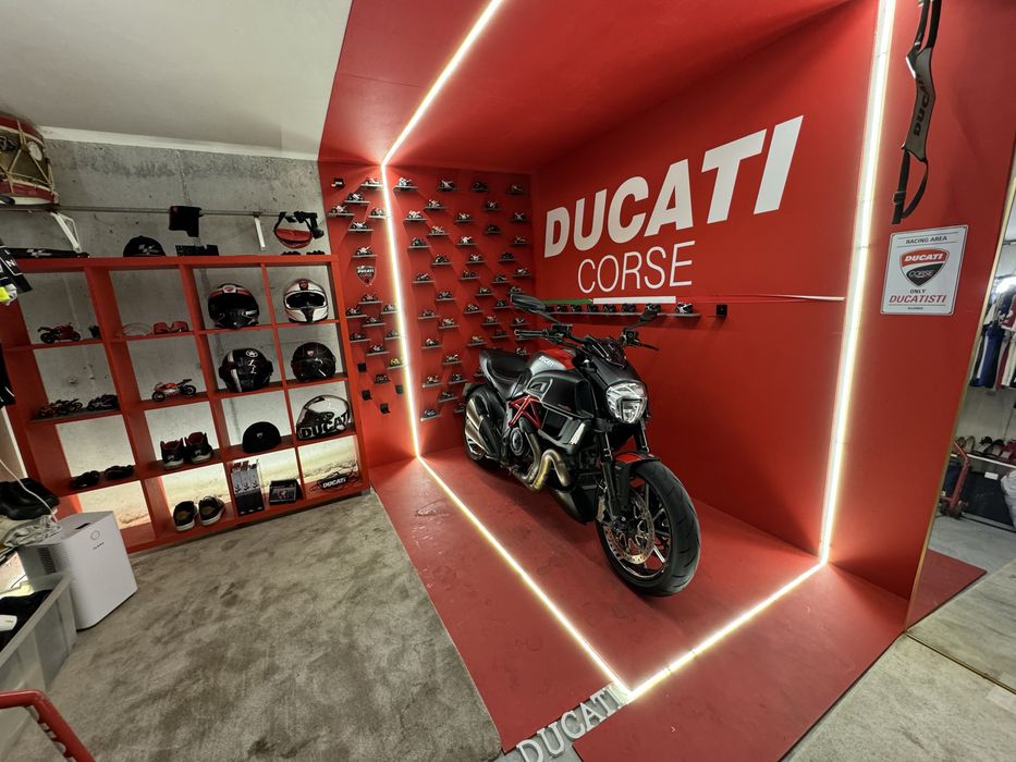 Ducati Diavel Carbon