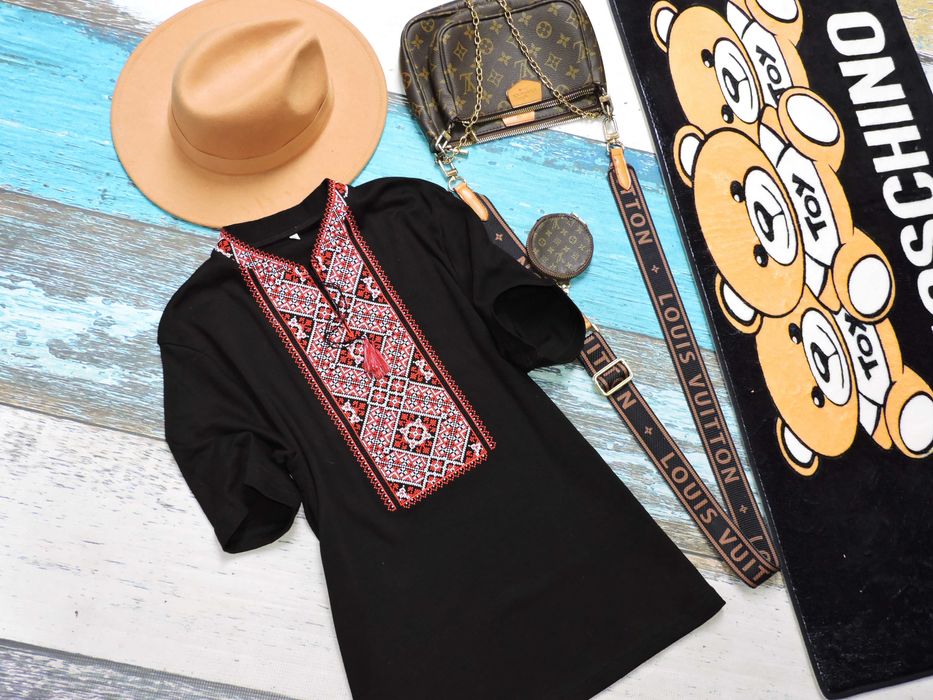 Fashion Czarna bluzka górlaka ornamnet boho M