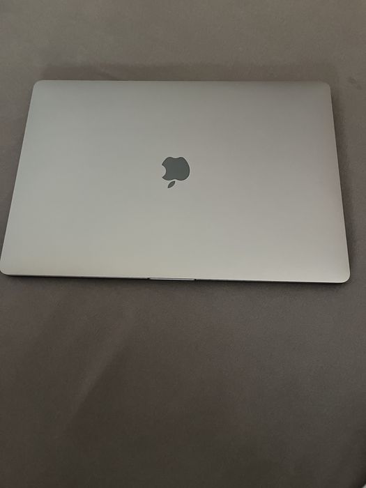 Macbook  Pro 16’ Touch Bar 2019
