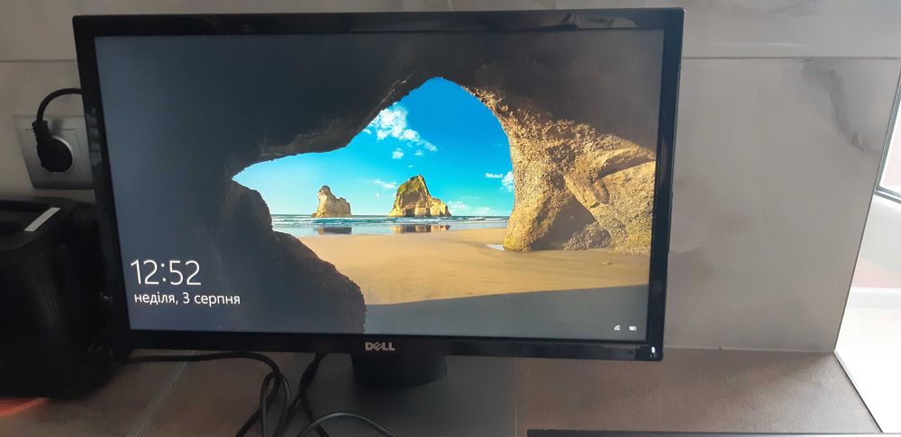 Монітор DELL SE2216H 22" FullHD в ідеальному стані в рідній упаковці