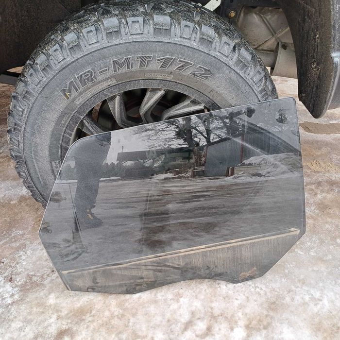 Durango szyby prawe 2021r