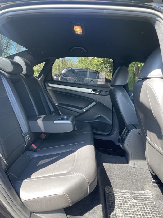 VW passat 2020року