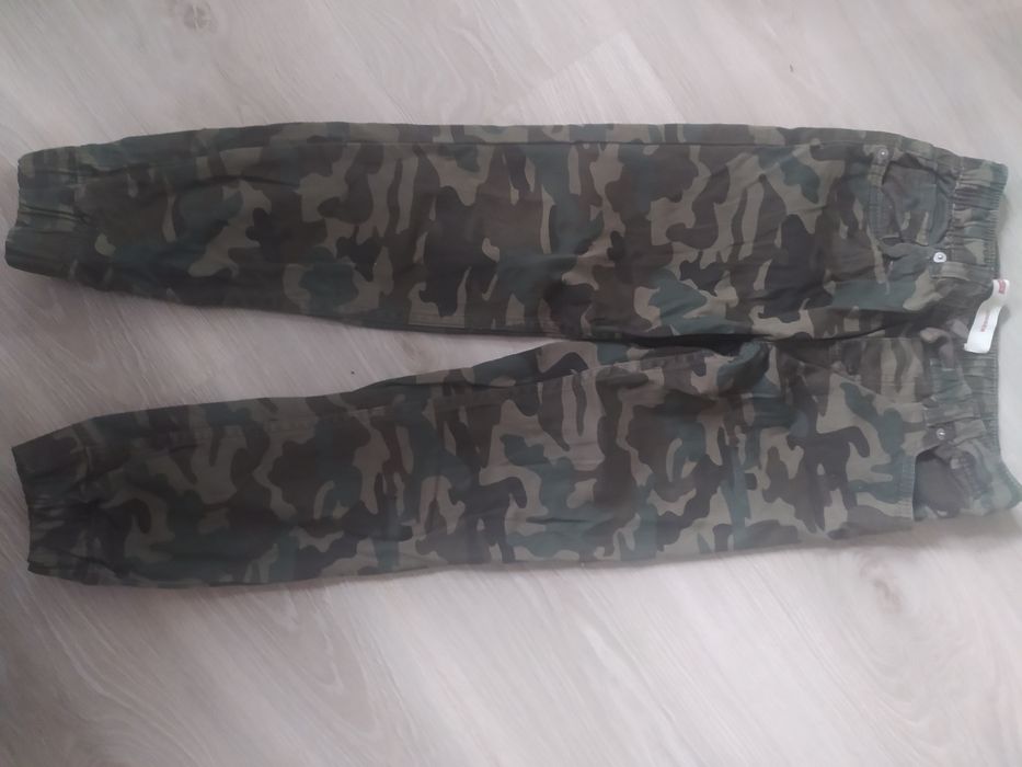 Spodnie jogersy Levis 8-9 lat