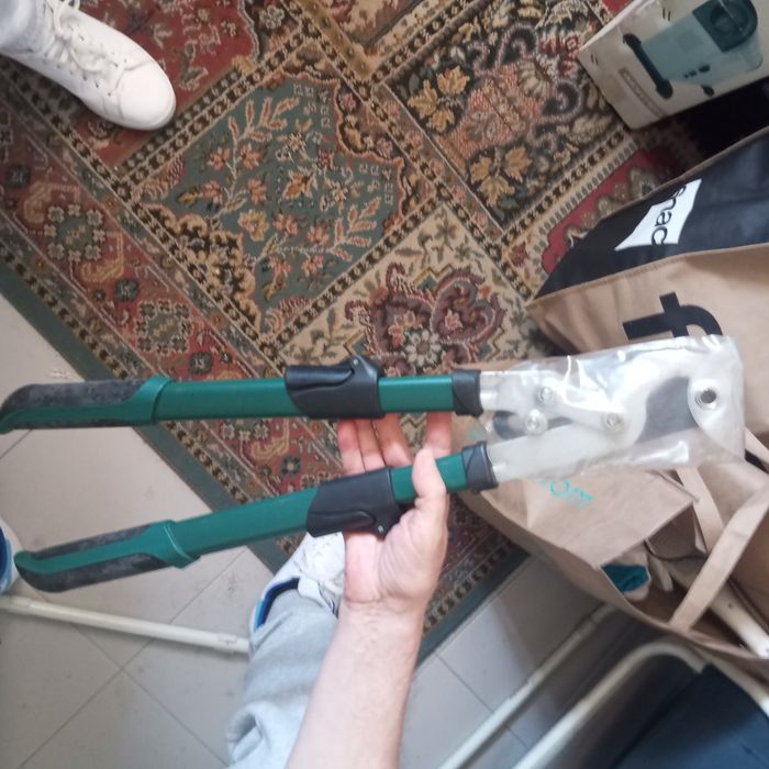 Tesoura de poda com 63 cm
C