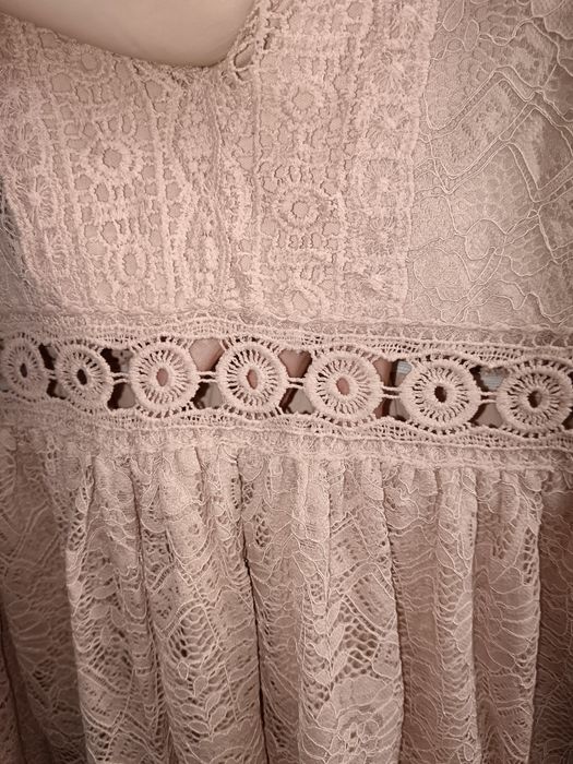 Sukienka z koronki