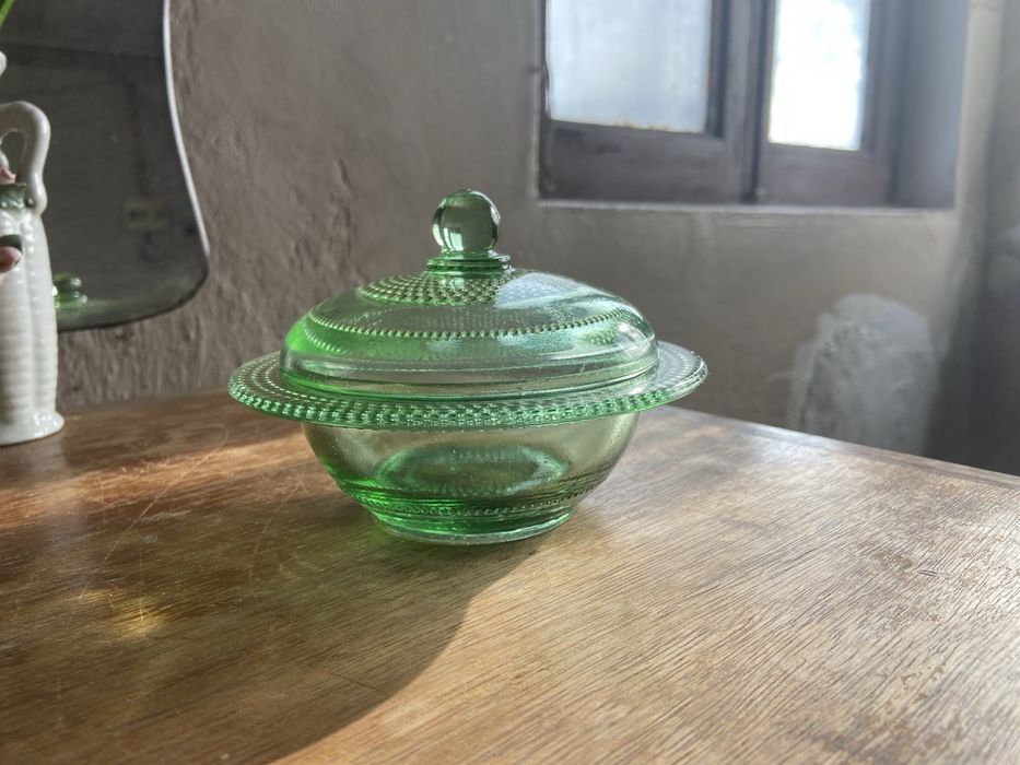 Azucarero de cristal verde