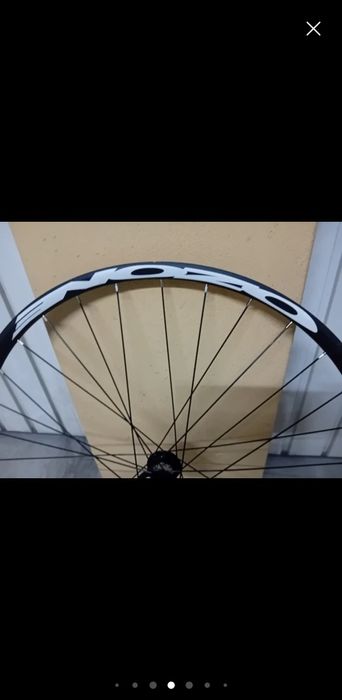 Roda da frente OZONE 27.5 nova