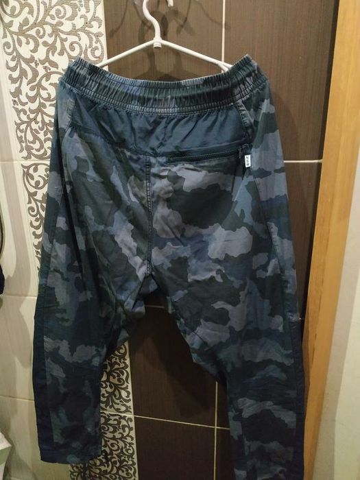 Мужские спортивные штаны,брюки  Найк nike m nsw nsw pant wvn camo orig