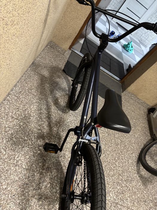 Sprzedam rower bmx. Mam dowót zakupu nowy rower nie jezdzone wogule